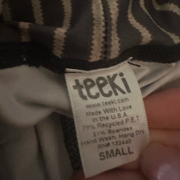 Teeki Black and Tan Striped Leggings - Picture 3 of 3